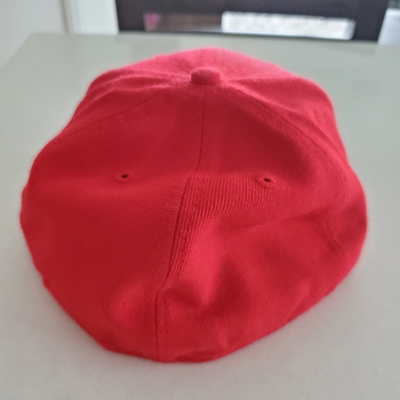I ❤ T.O new era 7 3/8 red hat new never worn - Picture 3 of 3